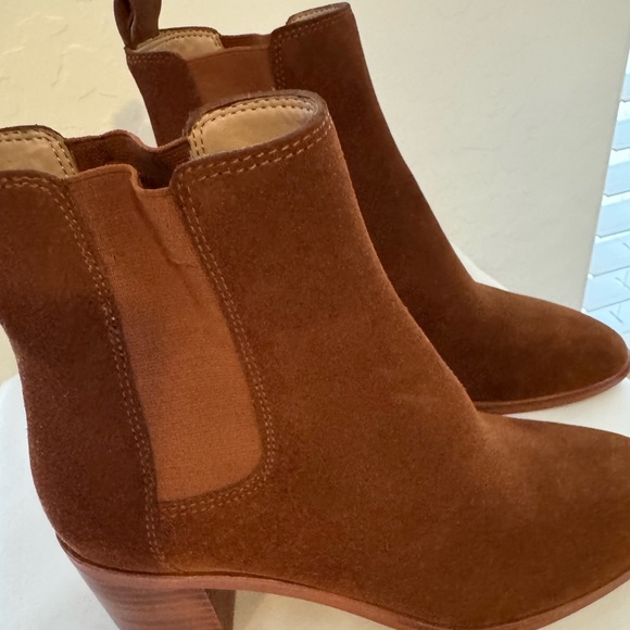 Banana Republic Ladies Rust Suede Ankle Boots SZ 6. - Picture 2 of 5